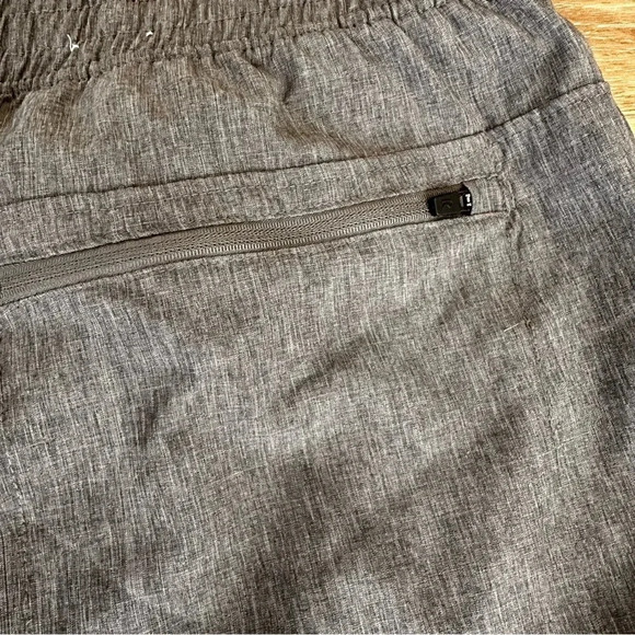 R.O.W Right of Way Men's Gray Athletic Zippered Pocket Shorts Size XXL GUC - Picture 6 of 9
